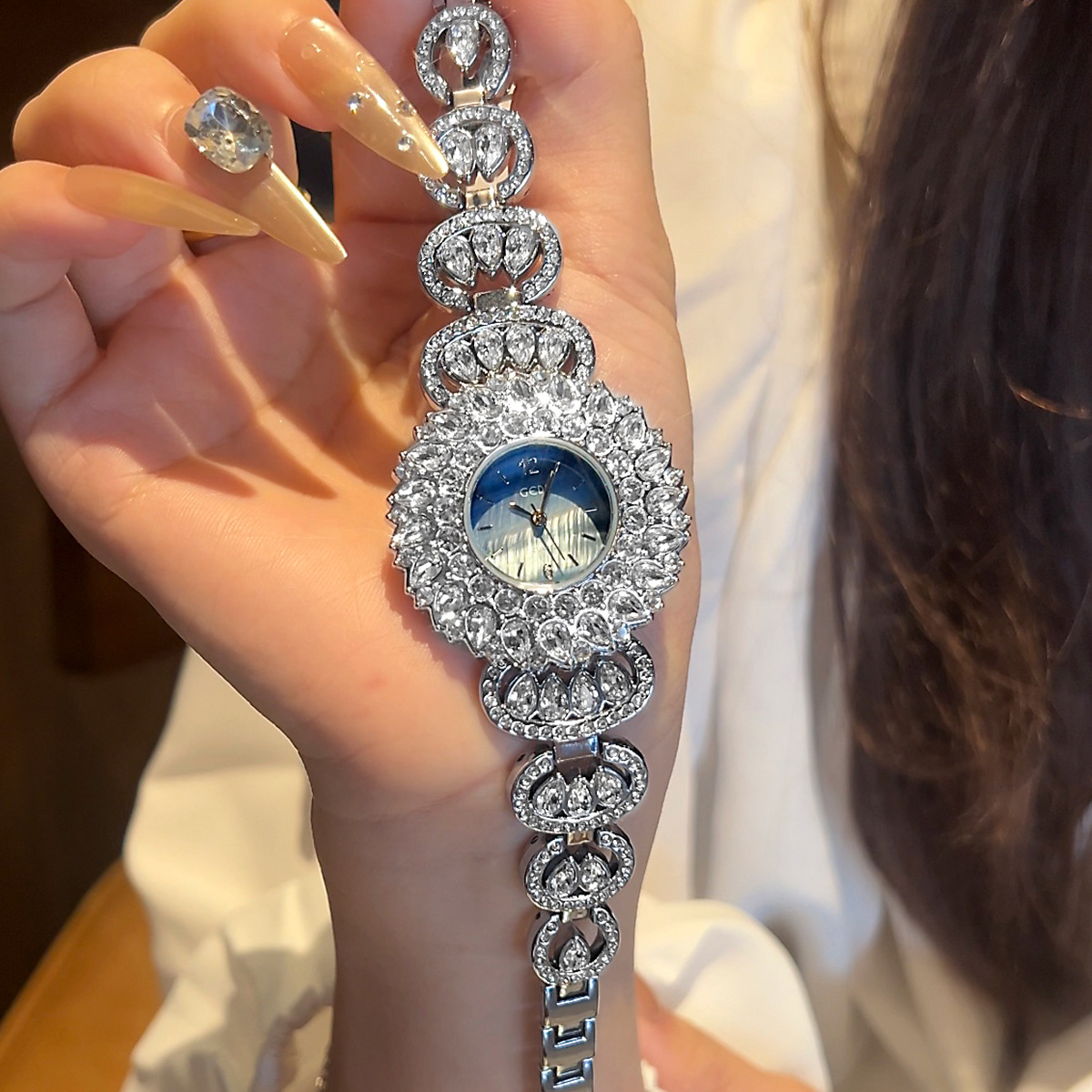UTHAI CQ443 세련된 럭셔리 별이 빛나는 하늘  - Lux Watch 리뷰 및 가격